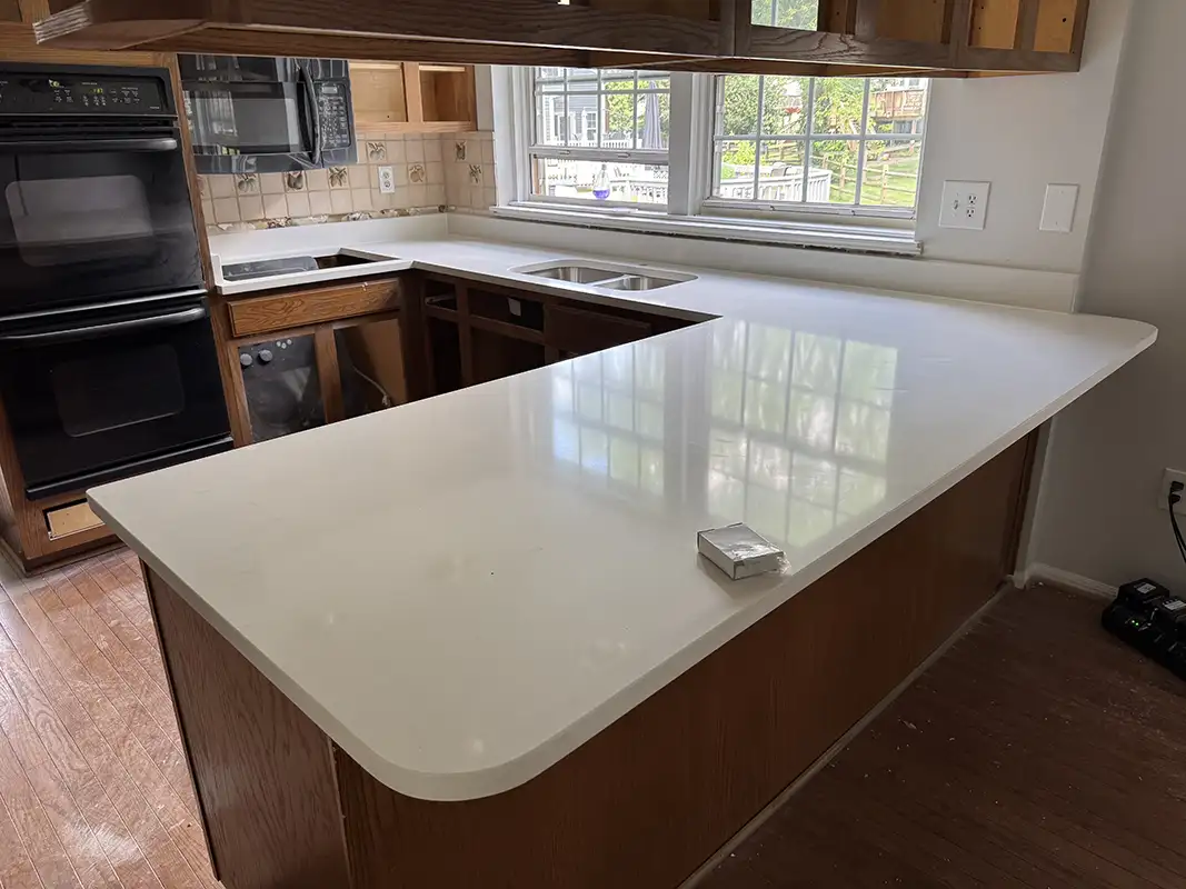 Arctic White Quartz kitchen countertops after installation